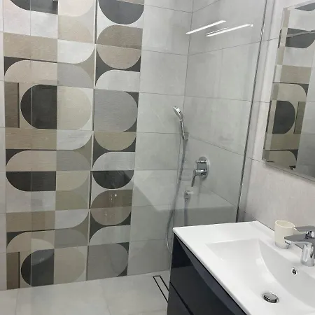 Spacious New App For 5 Persons, Close Beach&city Apartament *