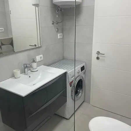 Apartment Spacious New App For 5 Persons, Close Beach&city *