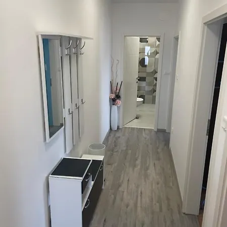 Apartment Spacious New App For 5 Persons, Close Beach&city *