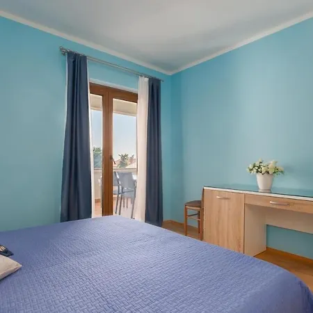 Spacious New App For 5 Persons, Close Beach&city Apartment