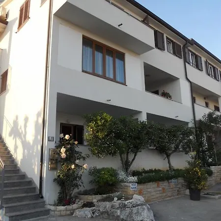 Spacious New App For 5 Persons, Close Beach&city Appartamento