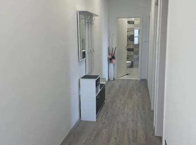 Spacious New App For 5 Persons, Close Beach&city Apartment *