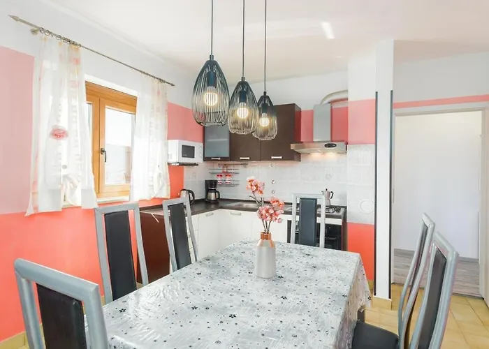 Apartment Spacious New App For 5 Persons, Close Beach&city *