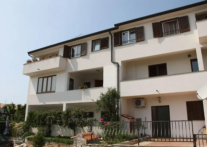 Spacious New App For 5 Persons, Close Beach&city